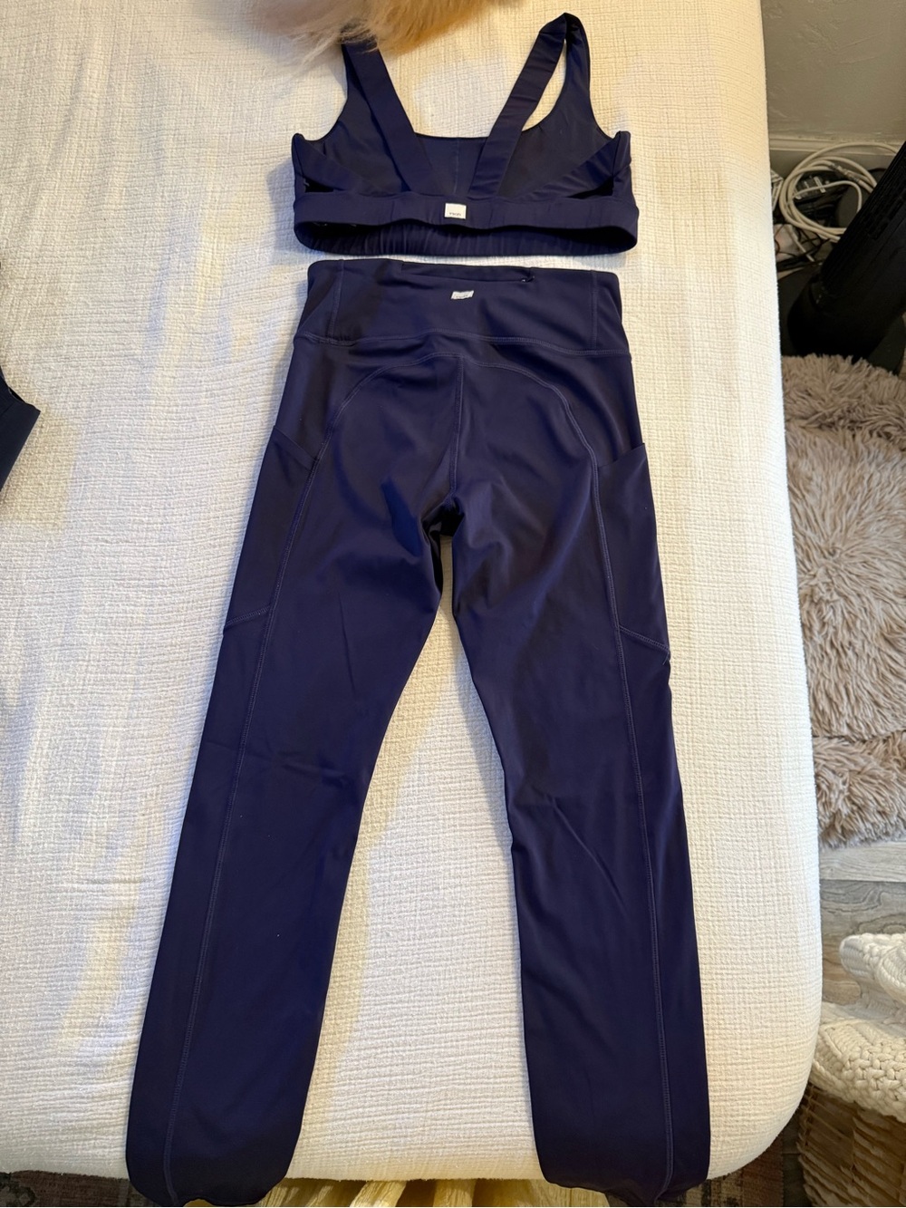Vuori midnight purple stride Leggings with pockets with Matching Sports Bra. - Picture 2 of 2